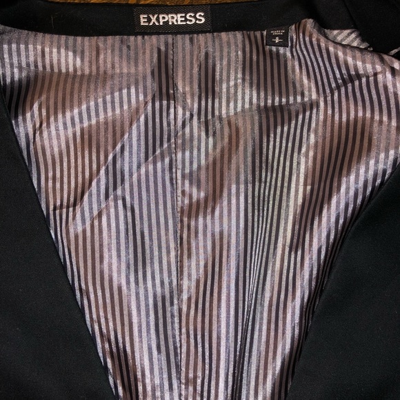 Express Vest - Picture 2 of 4